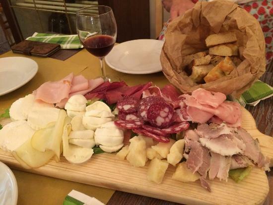 Mozzarella Lab e Cocktail Bar